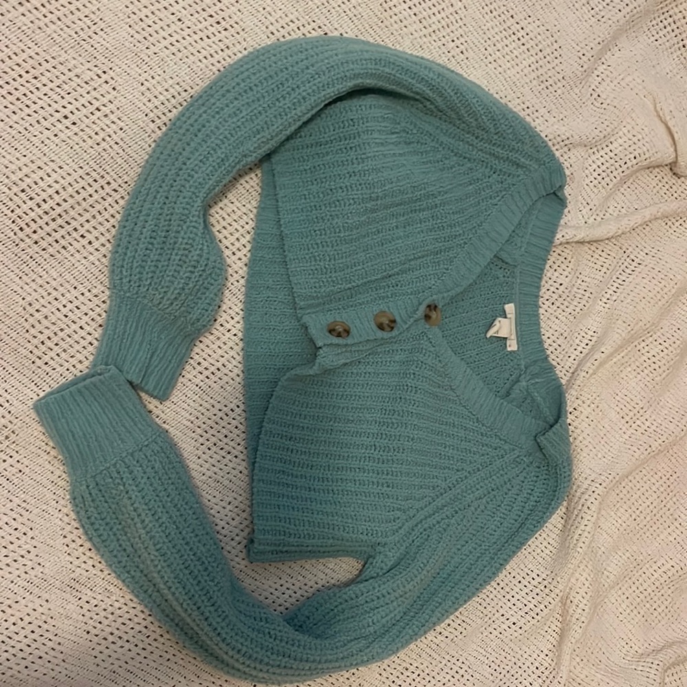 TILLYS cropped sweater. Great condition very soft and comfortable